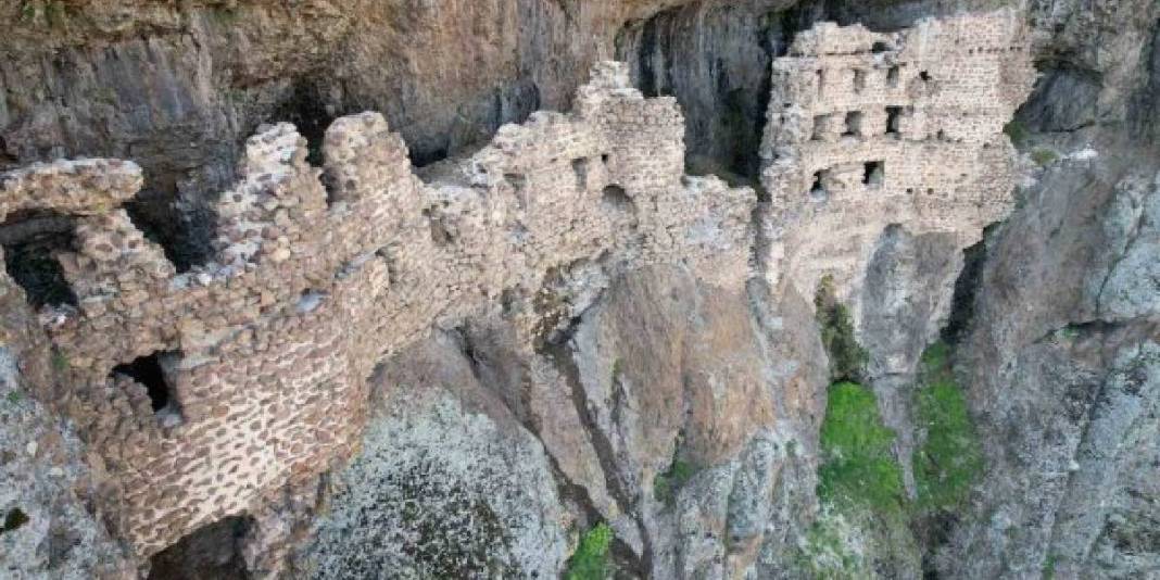 Ankara’nın Sümela’sı keşfedilmeyi bekliyor! Karadeniz’e gidemeyen buraya koşuyor: Sessiz miras göreni mest ediyor 3